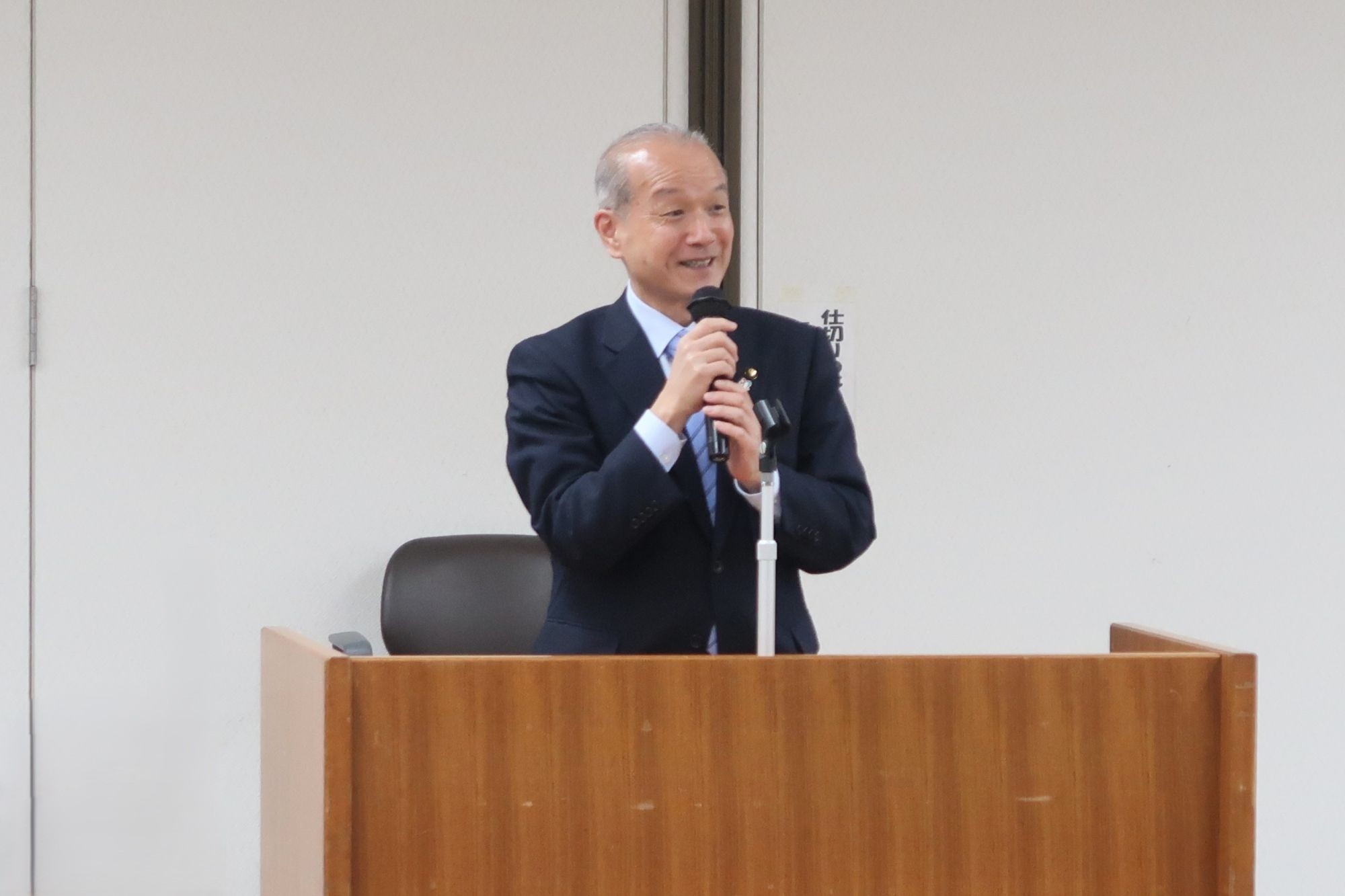 �j�����q�ׂ������p�Y��ʌ��s����